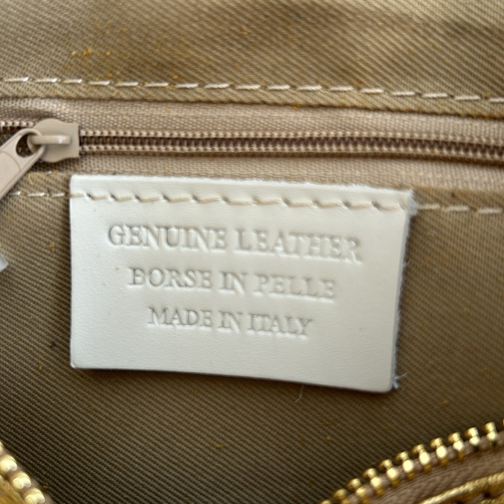 Simons Metallic Gold Purse - Picture 6 of 7